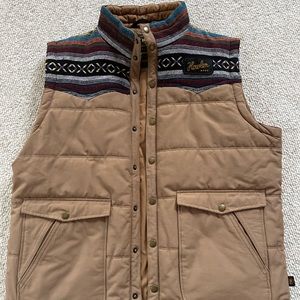 Barely worn! Howler Bros Adobe Tan Vest Size Large